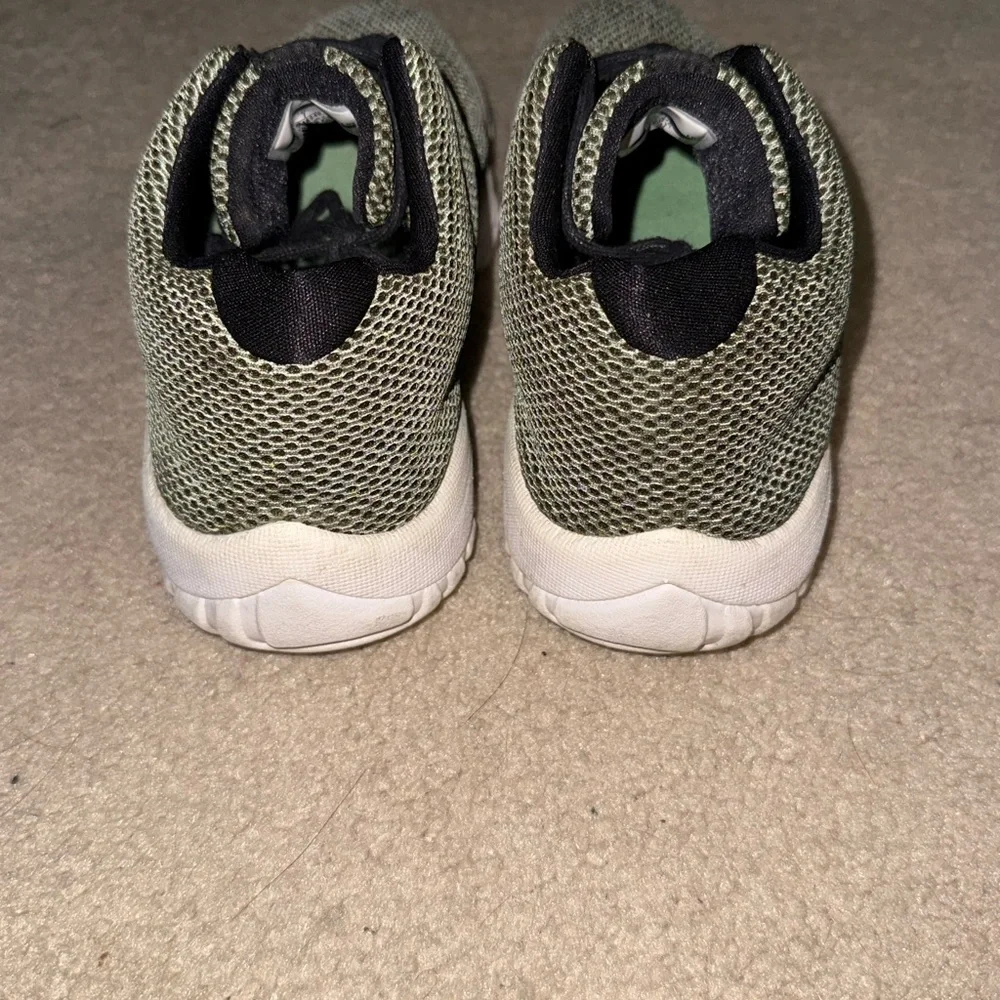 Air Jordan Future Sneakers, Men’s Size 8 Green & Black - Picture 5 of 8